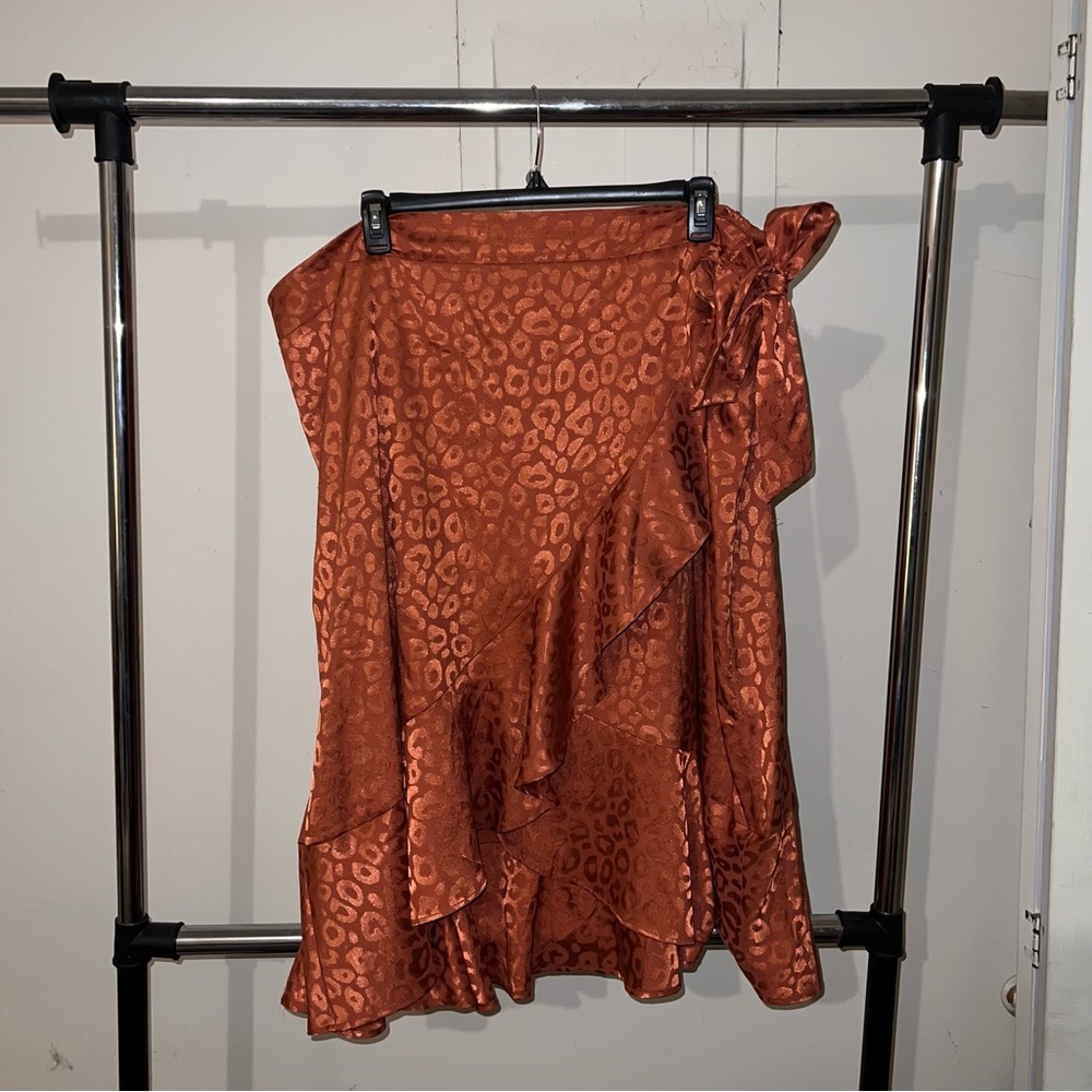 Torrid Size 4 Jacquard Leopard Print Burnt Orange Hi-Low Faux Wrap Skirt
